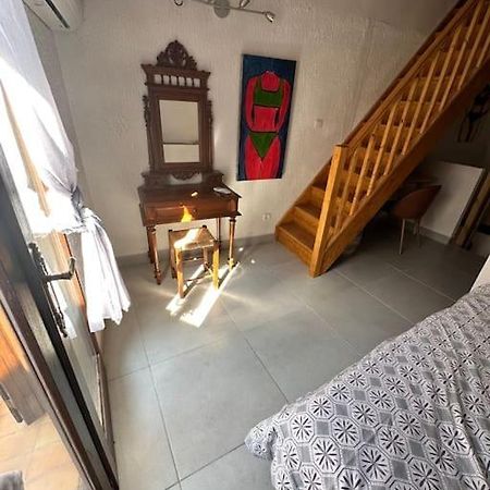 Appartement A 25 Min De La Plage 투르베 외부 사진