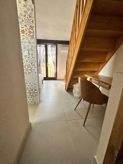Appartement A 25 Min De La Plage 투르베 외부 사진