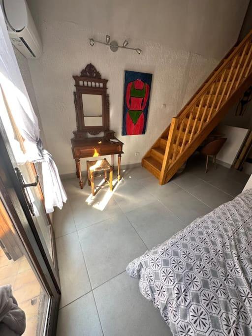 Appartement A 25 Min De La Plage 투르베 외부 사진