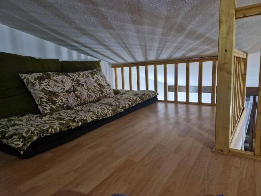 Appartement A 25 Min De La Plage 투르베 외부 사진